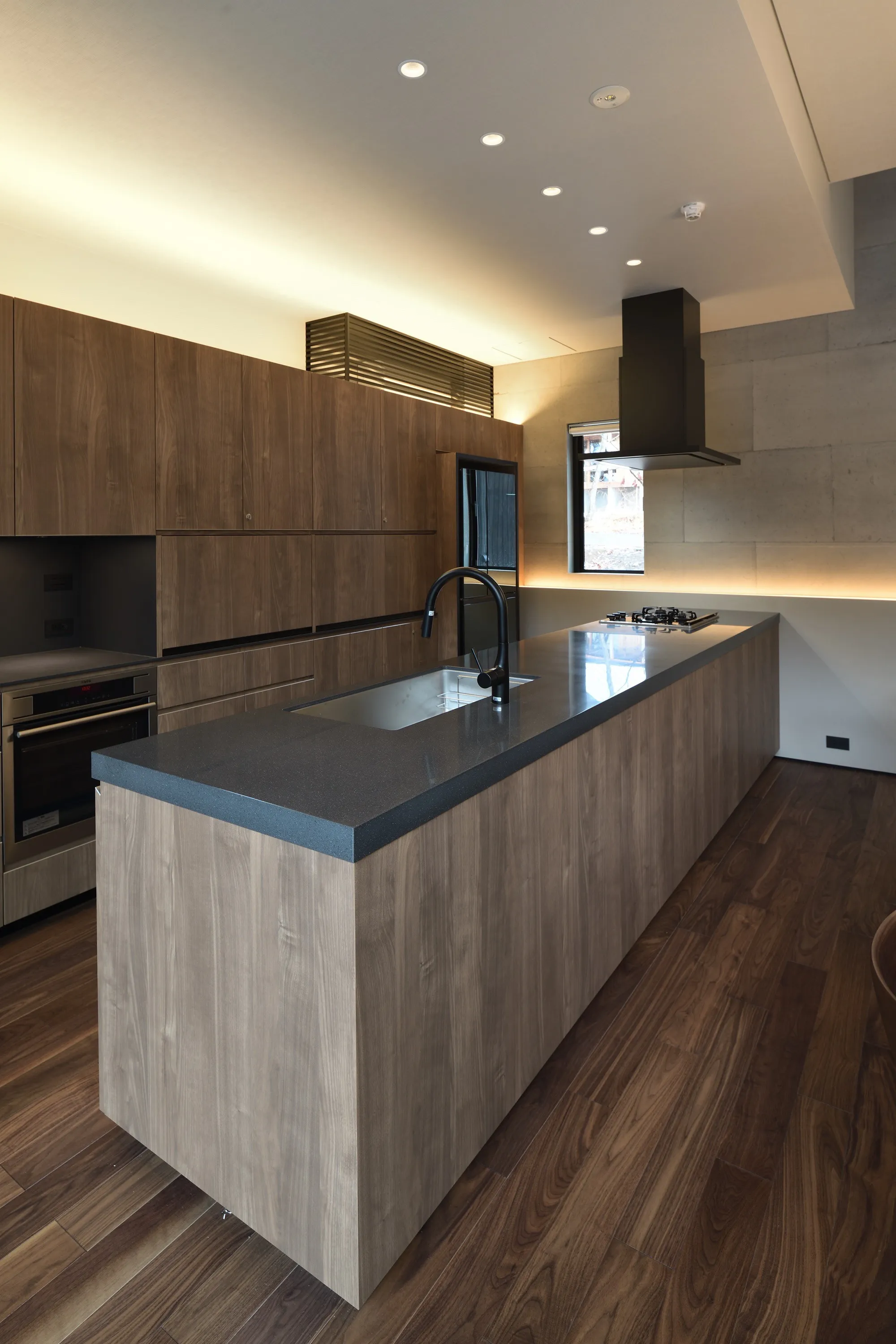 Nivia interior